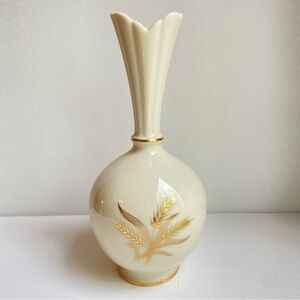 Lenox wheat pattern bud vase with gold trim bulb body and long neck Vintage USA